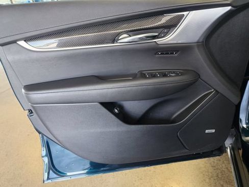 Certified 2024 Cadillac XT6 Sport w/ LPO, Floor Liner Package AWD/4WD image 10