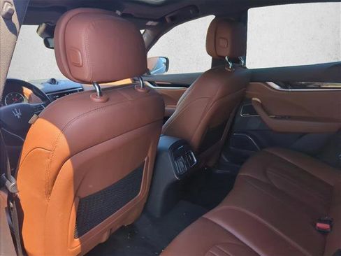 Used 2021 Maserati Levante AWD/4WD image 19