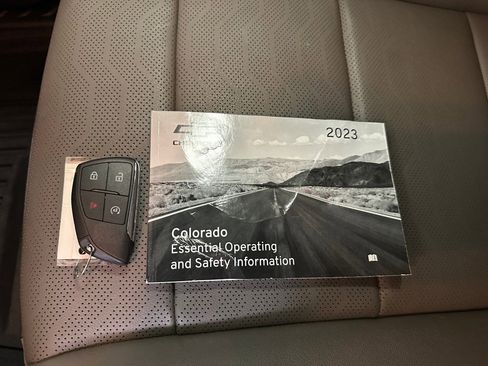 Used 2023 Chevrolet Colorado ZR2 w/ ZR2 Convenience Package III AWD/4WD image 4