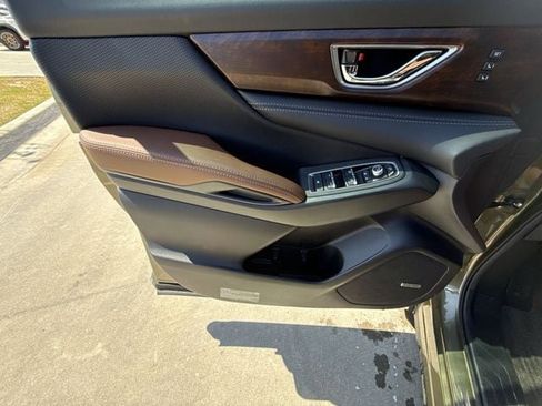 Used 2024 Subaru Ascent Touring image 13