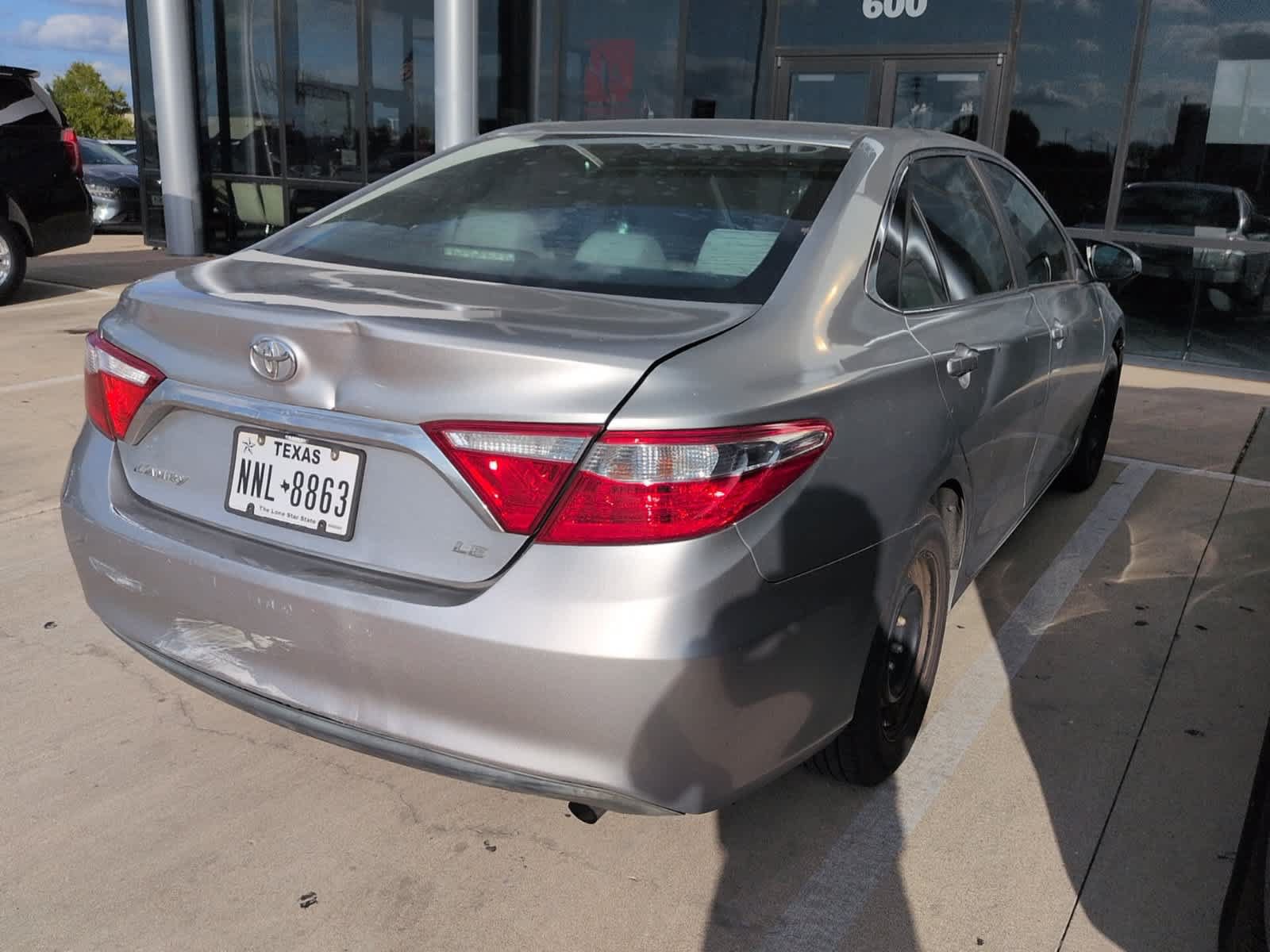 Used 2016 Toyota Camry LE FWD image 6