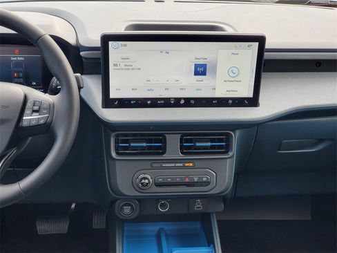 New 2025 Ford Maverick XLT w/ XLT Luxury Package image 24