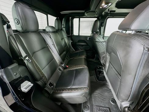 Certified 2021 Jeep Gladiator Overland AWD/4WD image 39