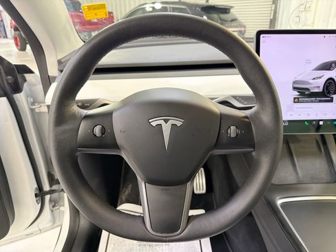 Used 2022 Tesla Model Y Performance AWD/4WD image 13