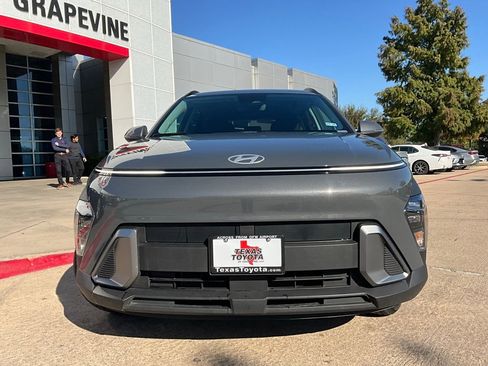 Used 2025 Hyundai Kona SEL image 4