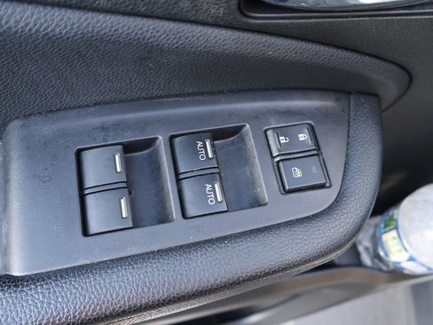 Used 2018 Honda Pilot Touring image 12