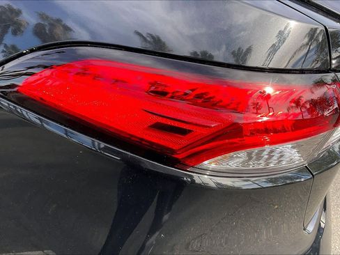 Used 2020 Toyota Corolla SE w/ Carpet Mat Package (TMS) image 24