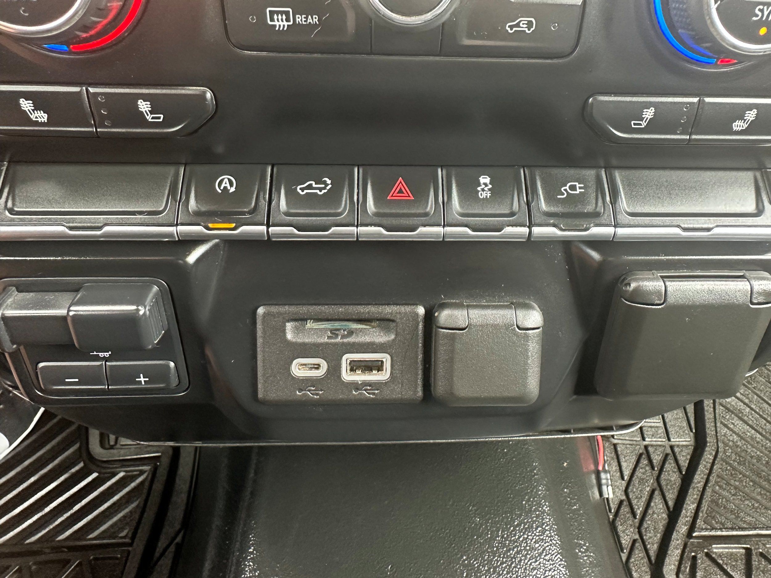 Used 2019 Chevrolet Silverado 1500 LT w/ All-Star Edition AWD/4WD image 19