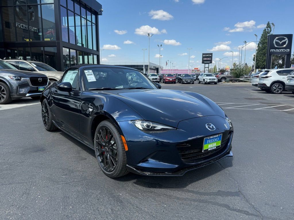 New 2026 MAZDA MX-5 Miata Club w/ Weather Package RWD image 2