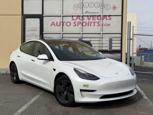 Used 2023 Tesla Model 3 Standard Range image 2