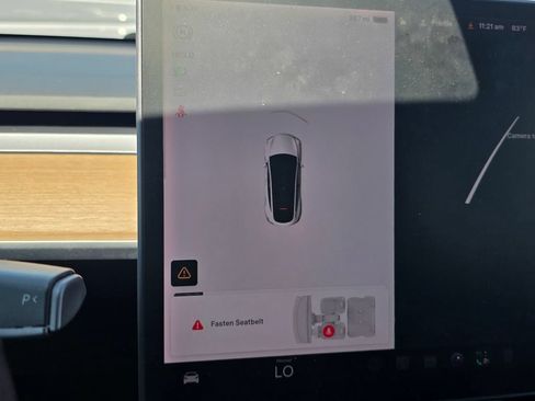 Used 2021 Tesla Model Y Long Range AWD/4WD image 26