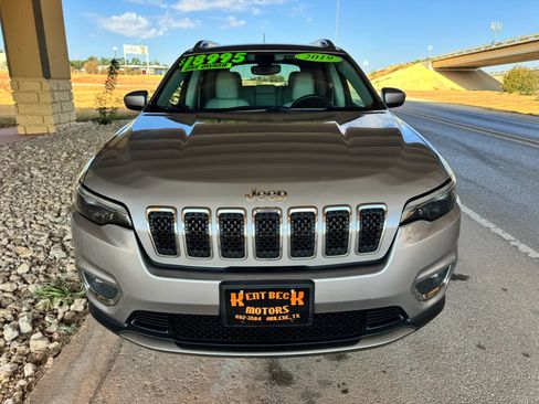 Used 2019 Jeep Cherokee Limited AWD/4WD image 8