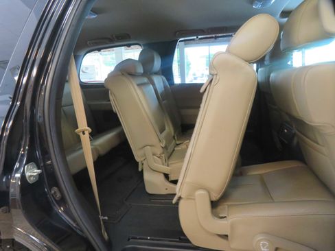 Used 2020 Toyota Sequoia Limited w/ Safety & Convenience Package AWD/4WD image 27