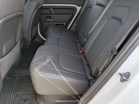 New 2026 Land Rover Defender 110 X-Dynamic SE image 15