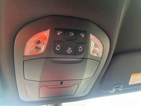 New 2025 Chrysler Voyager LX image 20