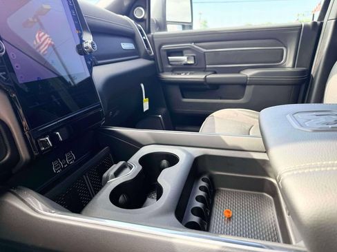 New 2026 RAM 2500 Laramie AWD/4WD image 22