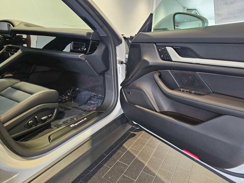 New 2025 Porsche Taycan image 12