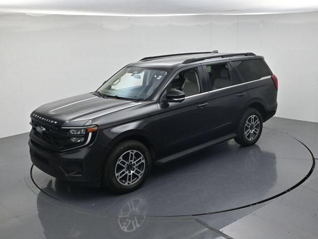 Certified 2025 Ford Expedition Active AWD/4WD image 46