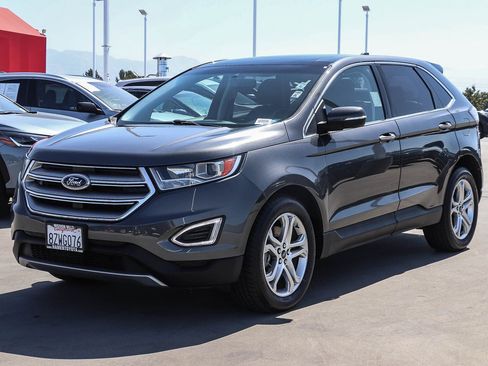 Used 2018 Ford Edge Titanium w/ Equipment Group 301A AWD/4WD image 3
