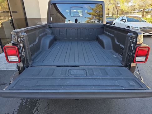 Used 2022 Jeep Gladiator Sport AWD/4WD image 23