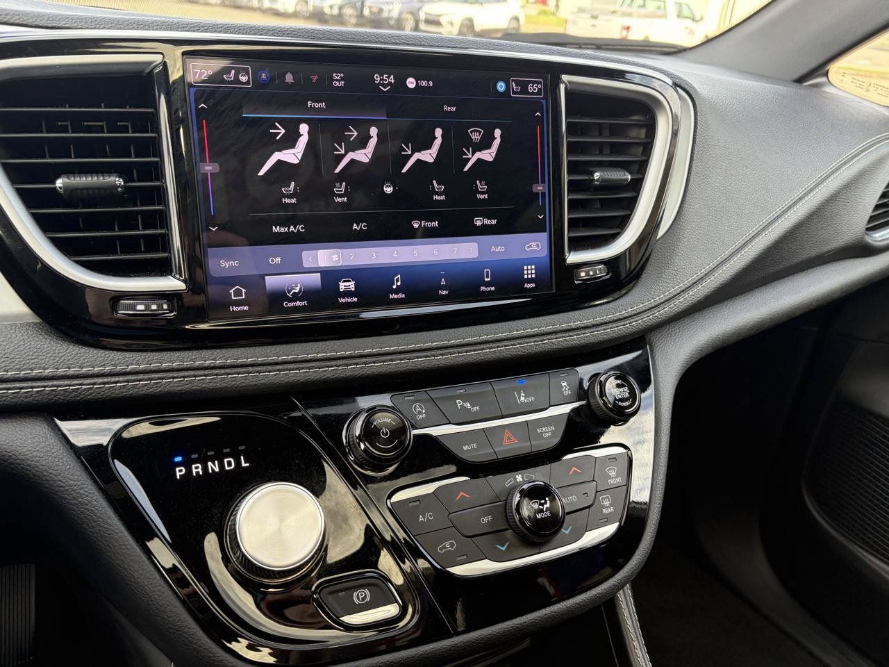 Used 2025 Chrysler Pacifica Limited FWD image 20