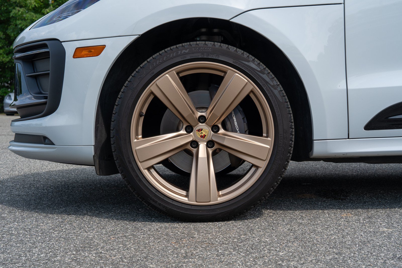 Certified 2024 Porsche Macan AWD/4WD image 11