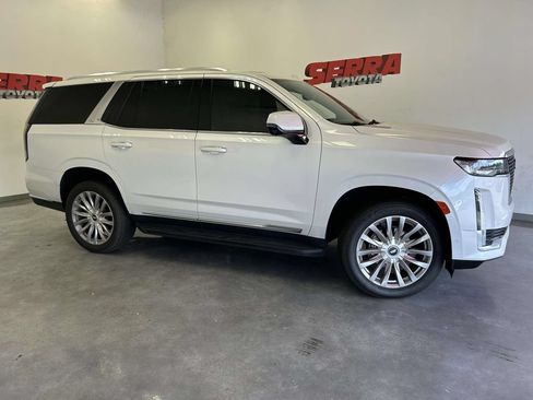Used 2023 Cadillac Escalade Premium Luxury AWD/4WD image 2