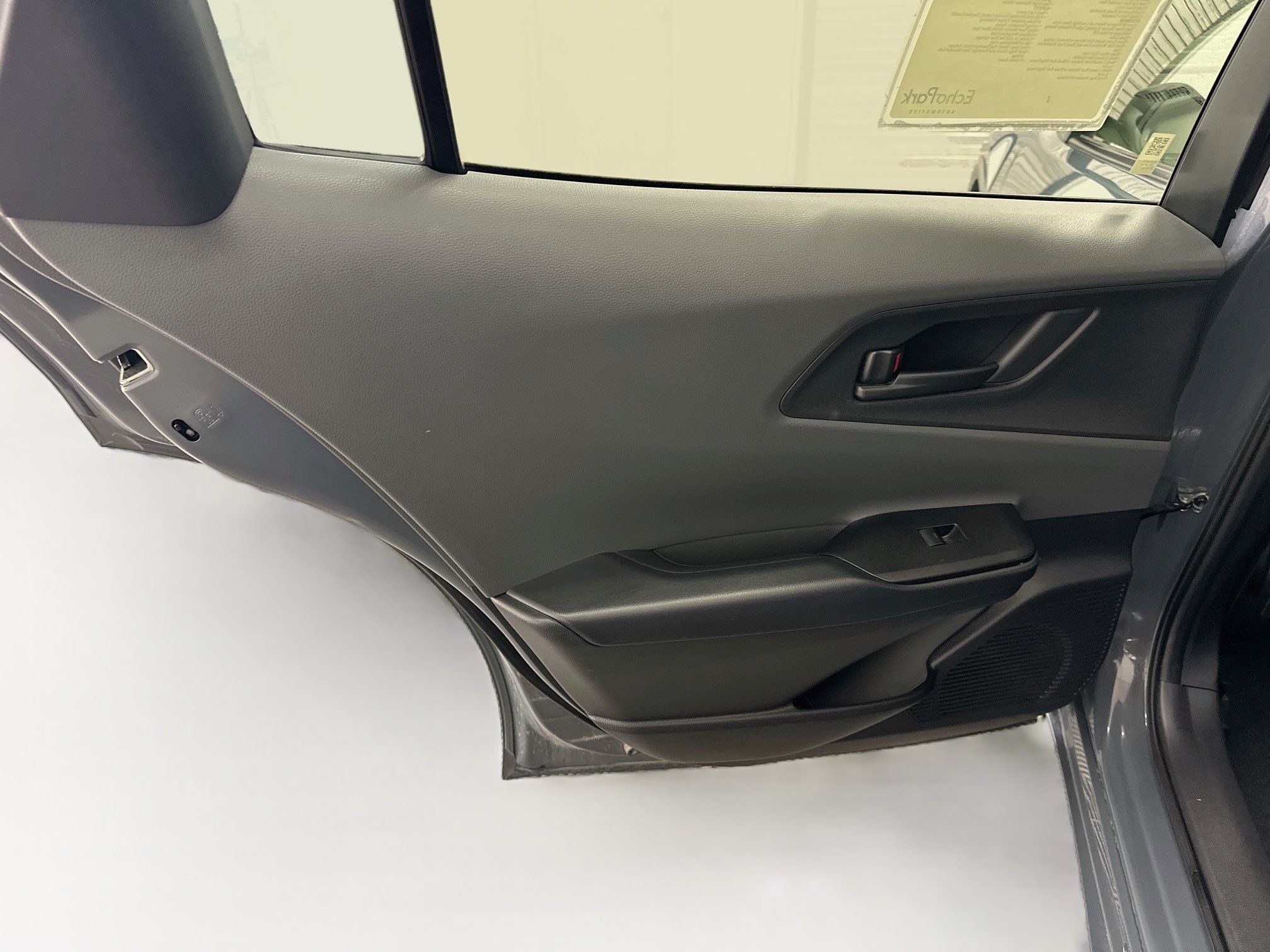 Used 2025 Toyota Prius LE FWD image 27