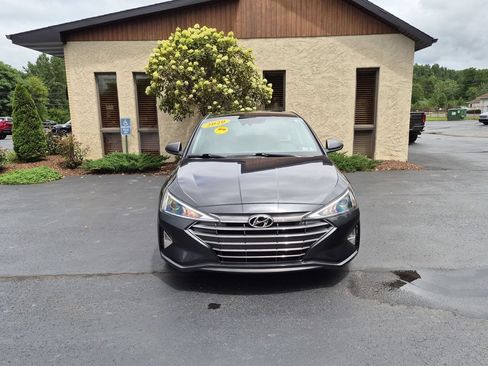 Used 2020 Hyundai Elantra Value Edition FWD image 2