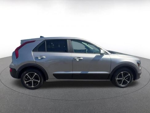 Used 2026 Kia Niro LX FWD image 16
