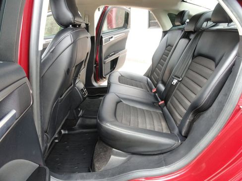 Used 2017 Ford Fusion SE w/ Equipment Group 201A FWD image 10