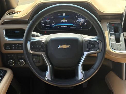 Used 2023 Chevrolet Suburban Premier AWD/4WD image 42