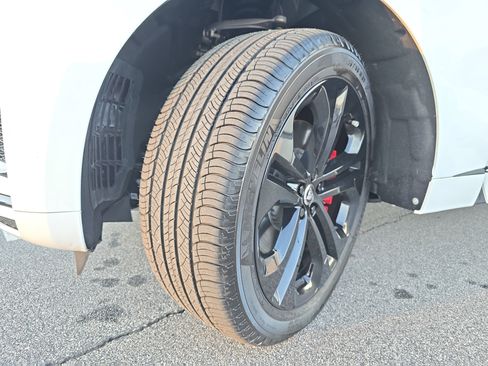 Used 2024 Jaguar F-PACE R-Dynamic S image 31