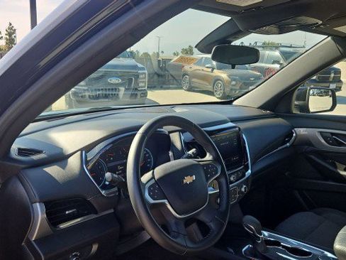 Used 2023 Chevrolet Traverse LT FWD image 10