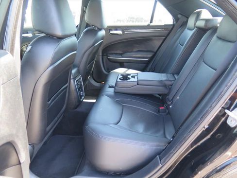 Used 2013 Chrysler 300 C image 17