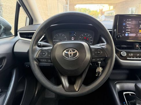 Used 2025 Toyota Corolla LE FWD image 25