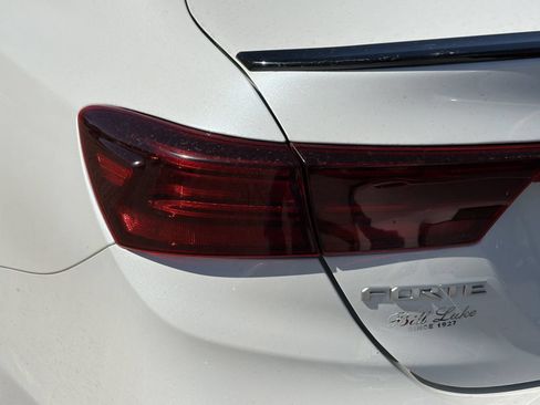 Used 2022 Kia Forte GT-Line w/ GT-Line Technology Package FWD image 3