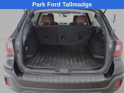 Used 2018 Subaru Outback 3.6R Touring w/ Popular Package #3 AWD/4WD image 5