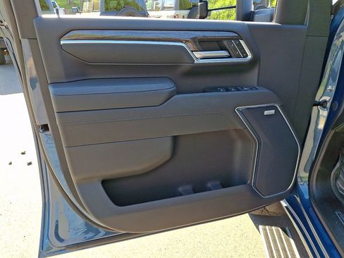 Used 2026 Chevrolet Silverado 2500 LTZ w/ LTZ Plus Package AWD/4WD image 12