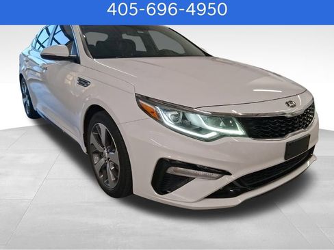 Used 2019 Kia Optima S image 2