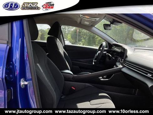 Used 2024 Hyundai Elantra SEL FWD image 13