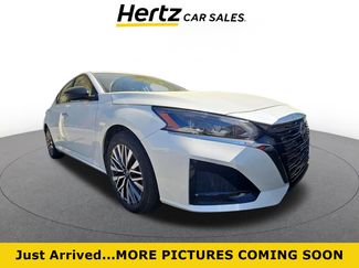 Used 2025 Nissan Altima 2.5 SV video 1