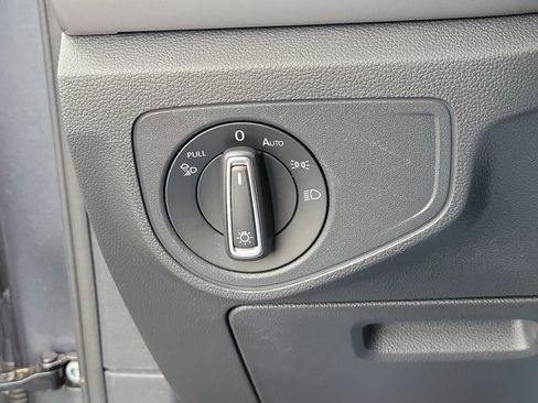 Used 2021 Volkswagen Atlas SE image 26