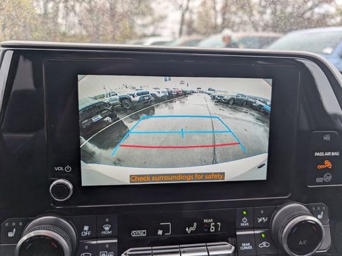 Certified 2024 Toyota Highlander XLE AWD/4WD image 26