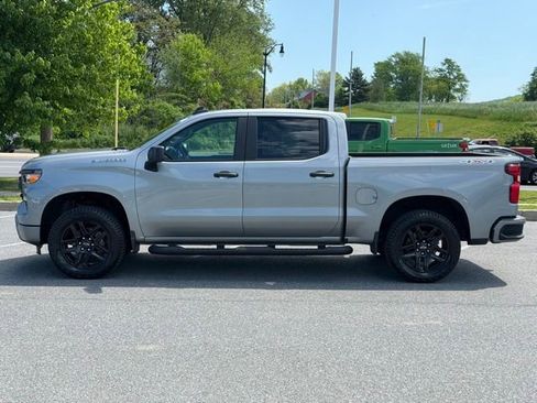 Certified 2023 Chevrolet Silverado 1500 Custom AWD/4WD image 10