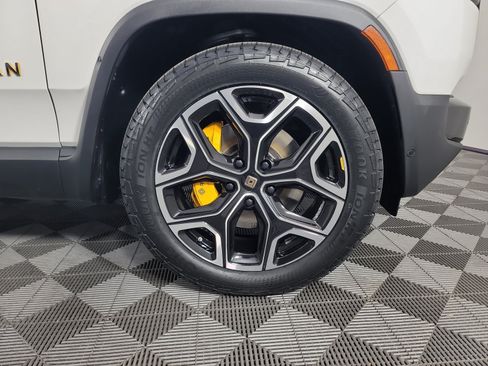 Used 2023 Rivian R1S Launch Edition Quad AWD/4WD image 11