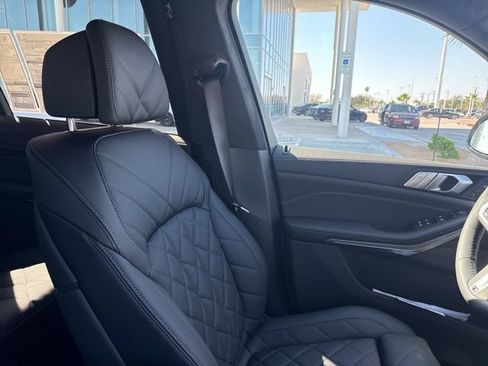 New 2026 BMW X7 xDrive40i w/ M Sport Package AWD/4WD image 17