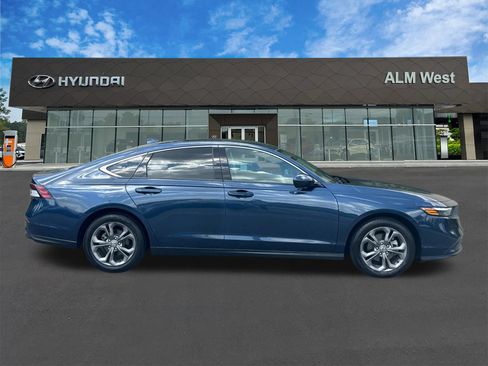 Used 2024 Honda Accord EX image 4