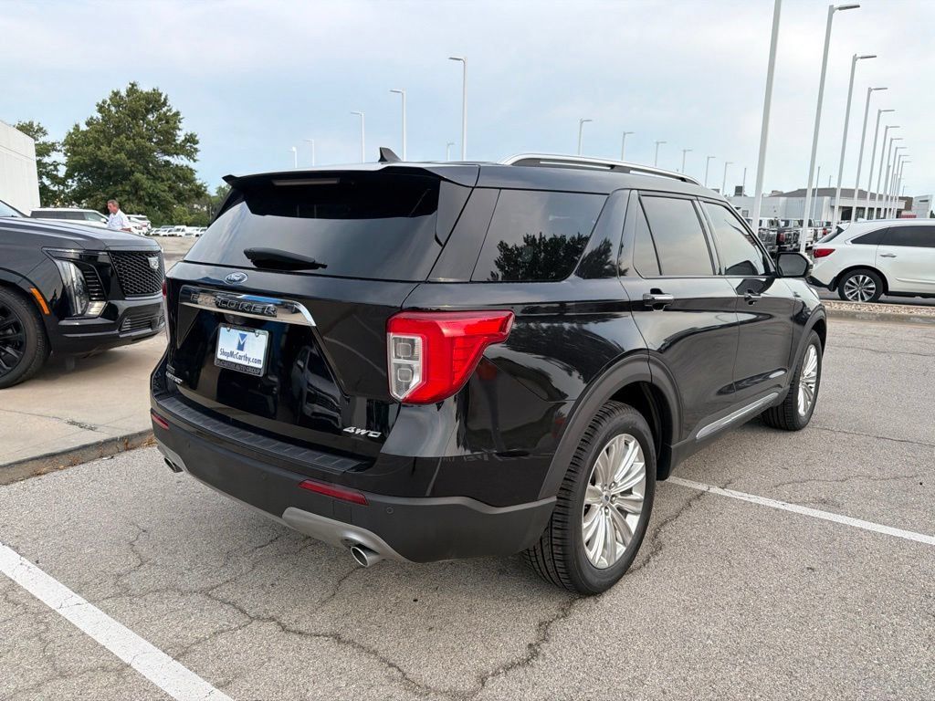 Used 2021 Ford Explorer Limited w/ Equipment Group 301A AWD/4WD image 12