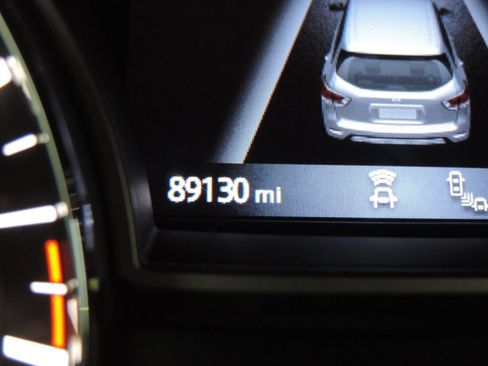 Used 2020 Nissan Pathfinder SV image 28